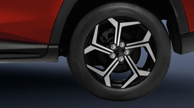 <b>17-INCH WHEELS</b>