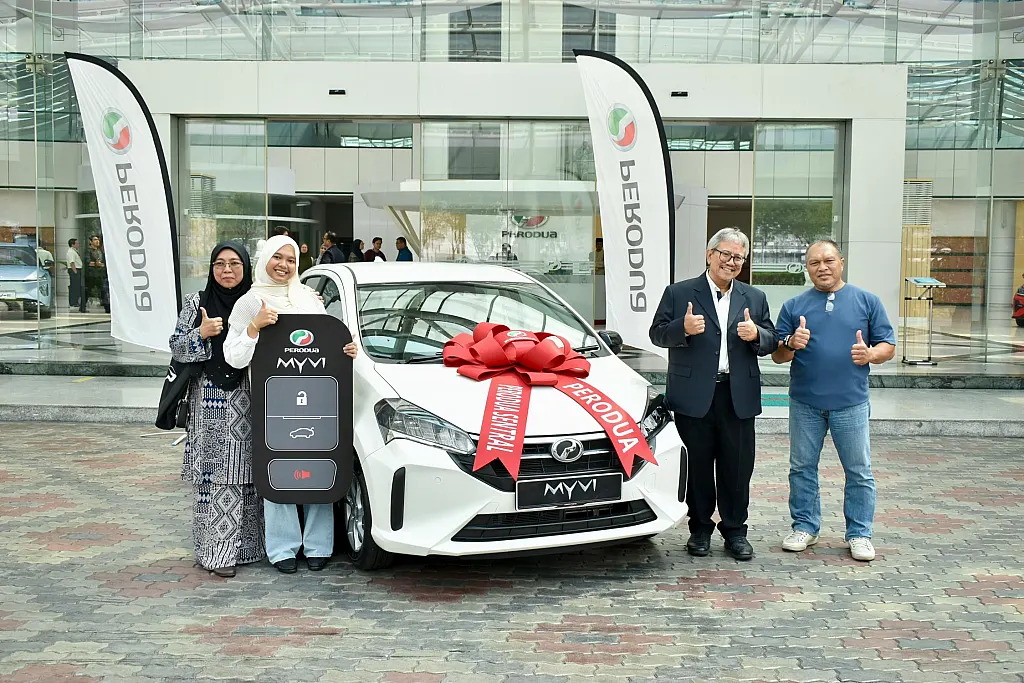 UiTM student wins P-Circle Lucky Draw Grand Prize, drives home a Perodua Myvi