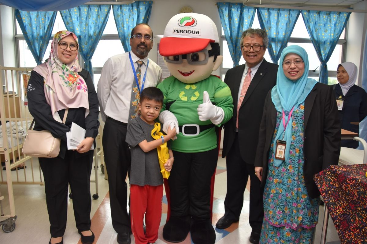 CSR - PERODUA REVISITS SELAYANG HOSPITAL, CONTRIBUTES EQUIPMENT, REFURBISHES PLAY AREA