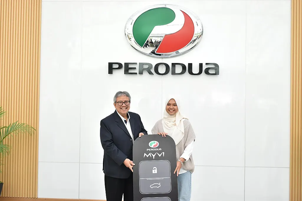 UiTM student wins P-Circle Lucky Draw Grand Prize, drives home a Perodua Myvi