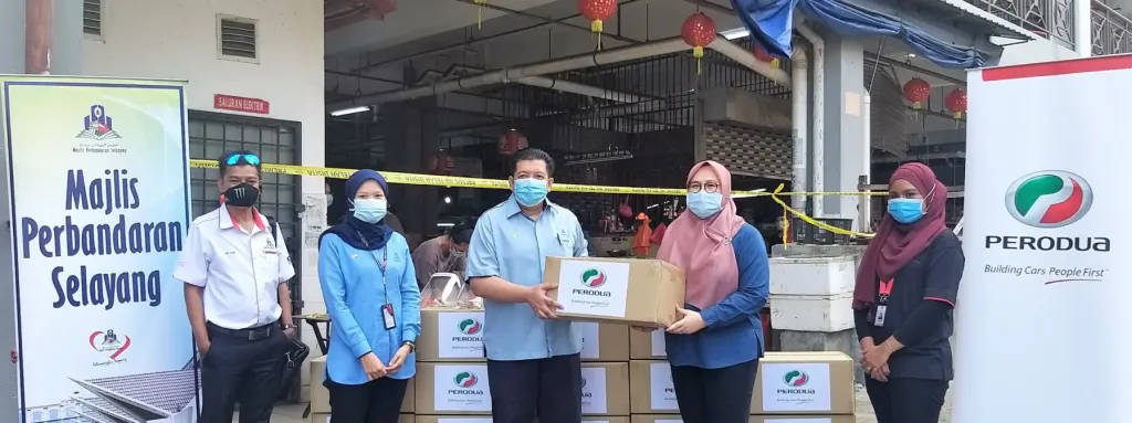 Perodua distributes 10,000 self-made face shields around Hulu Selangor, Selayang