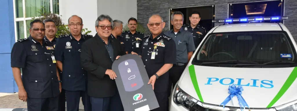 PERODUA CONTRIBUTES BEZZA PATROL CARS TO SELANGOR POLICE