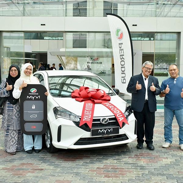 UiTM student wins P-Circle Lucky Draw Grand Prize, drives home a Perodua Myvi