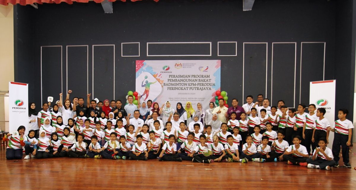CSR - PERODUA BEGINS DISTRIBUTION OF SPORTS EQUIPMENT TO BADMINTON DEVELOPMENT CENTRES