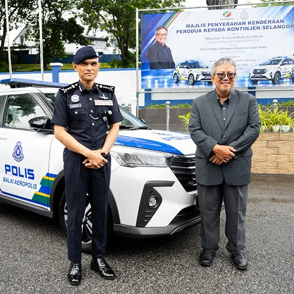Perodua contributes nine vehicles to two district police headquarters